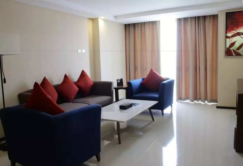 Golden Phoenix Hotel   Manila