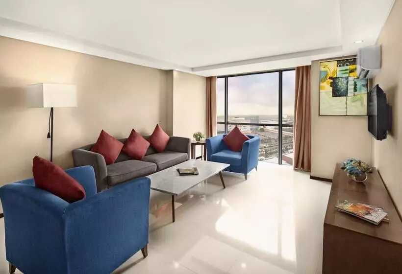 Golden Phoenix Hotel   Manila