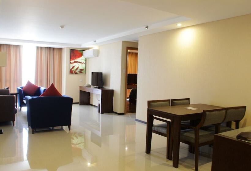 Golden Phoenix Hotel   Manila