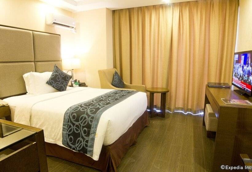 Golden Phoenix Hotel   Manila