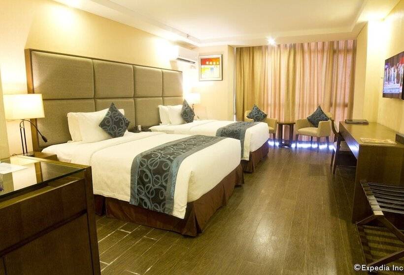 Golden Phoenix Hotel   Manila