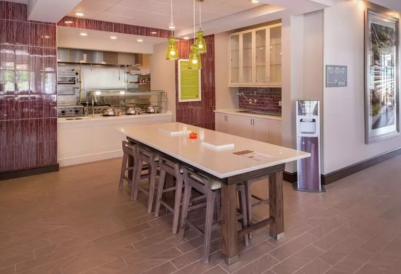 ホテル Hilton Garden Inn Bristol