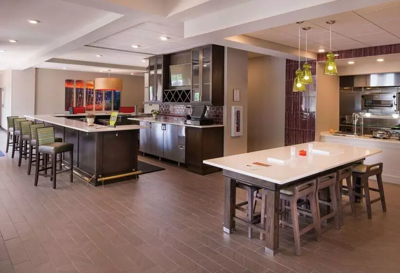 ホテル Hilton Garden Inn Bristol