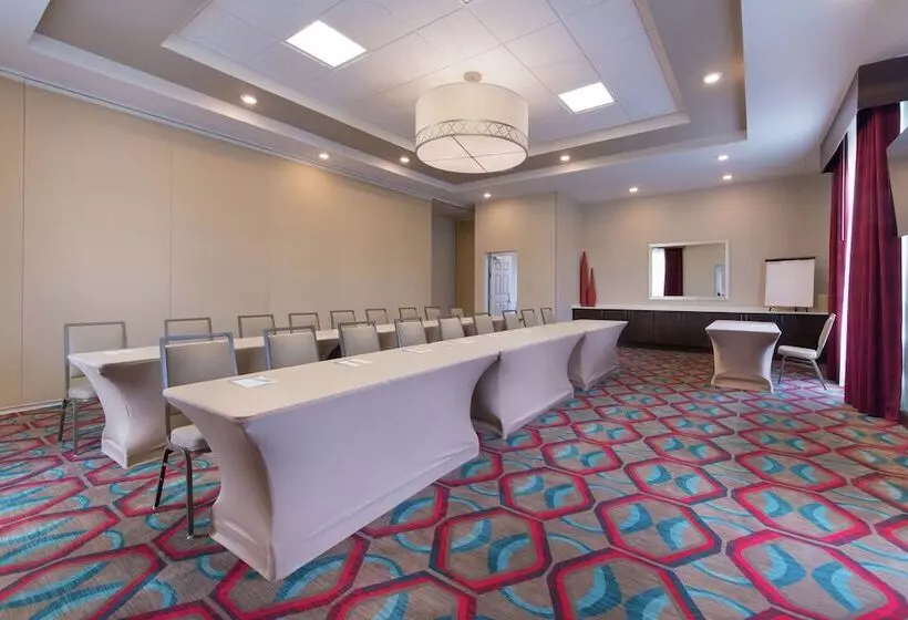 ホテル Hilton Garden Inn Bristol