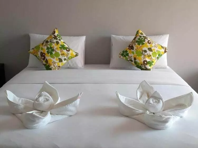 Hotel Karon Sea Side