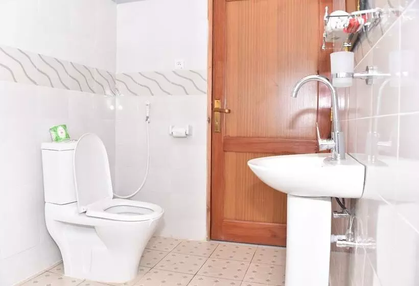 هتل King's Conference Centre