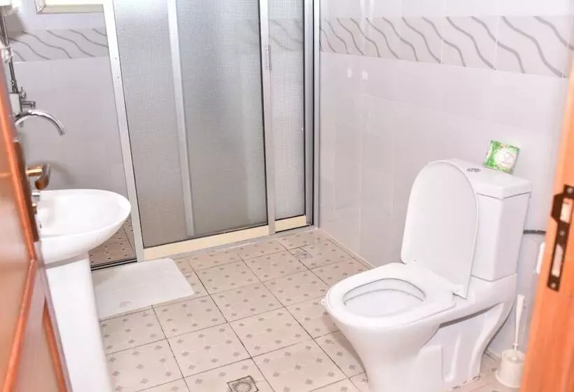 هتل King's Conference Centre