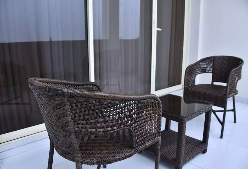 هتل King's Conference Centre