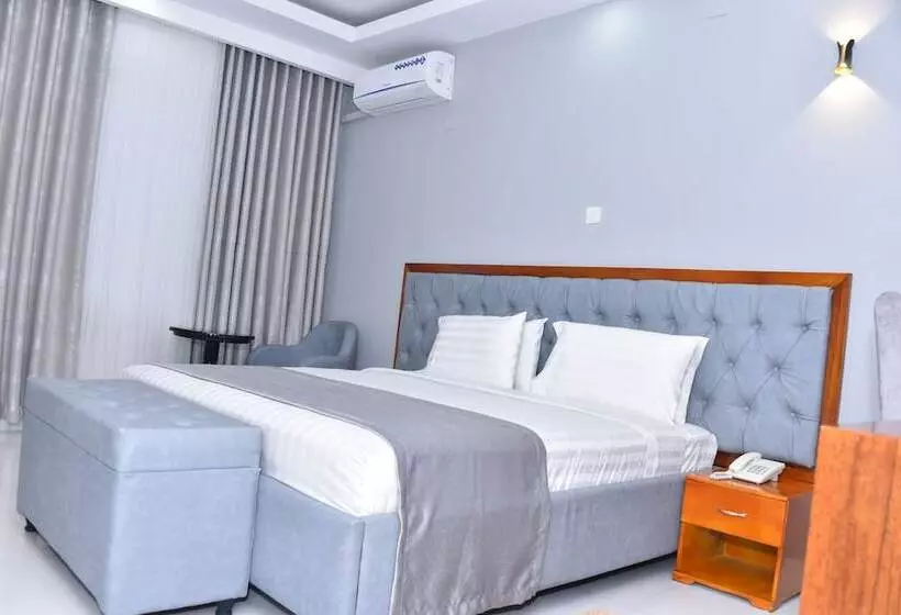 هتل King's Conference Centre