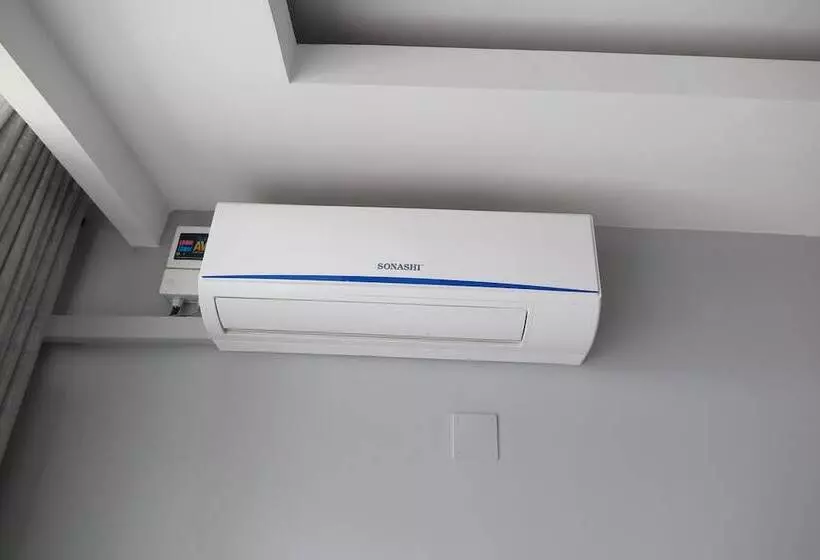 هتل King's Conference Centre