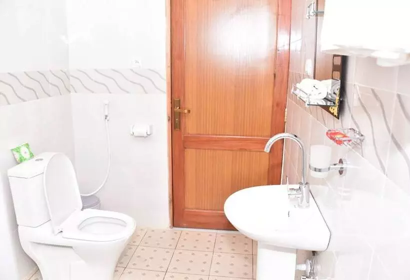 هتل King's Conference Centre