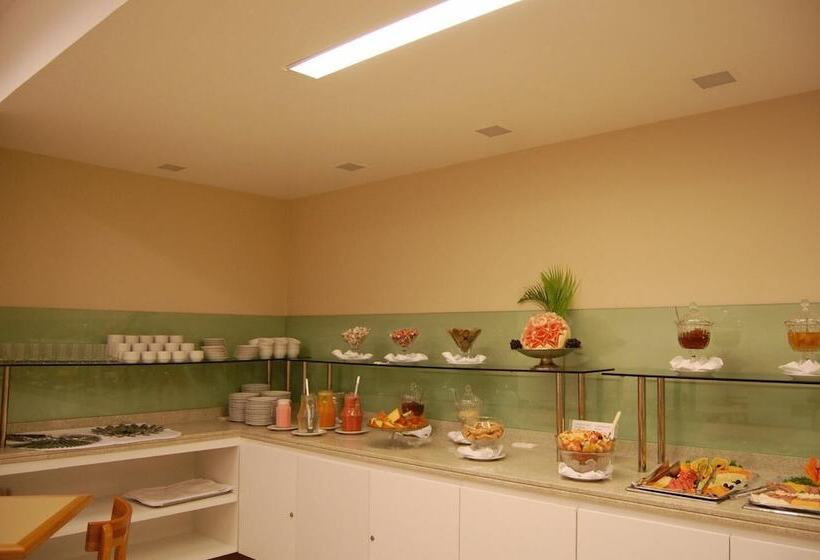 هتل Rede Andrade Navegantes