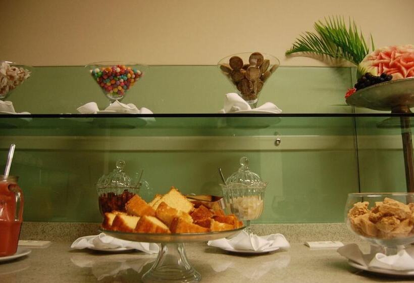 هتل Rede Andrade Navegantes