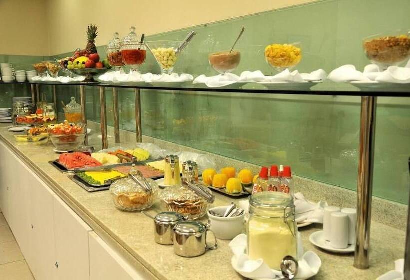 هتل Rede Andrade Navegantes