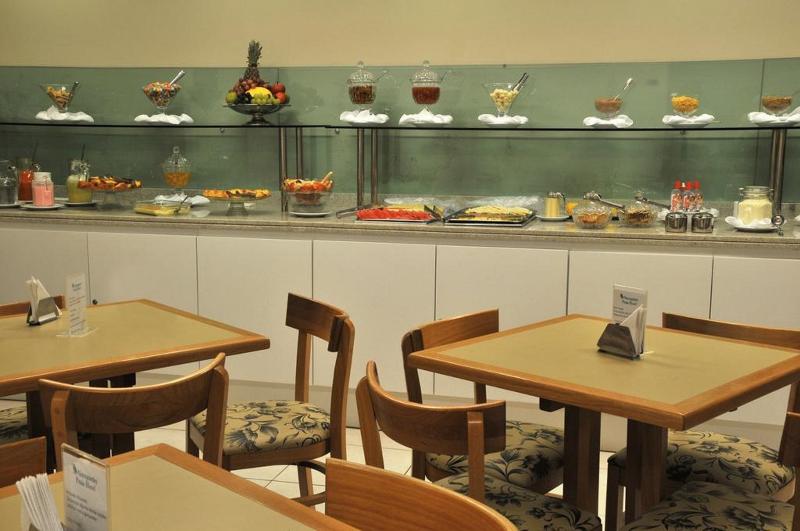 هتل Rede Andrade Navegantes