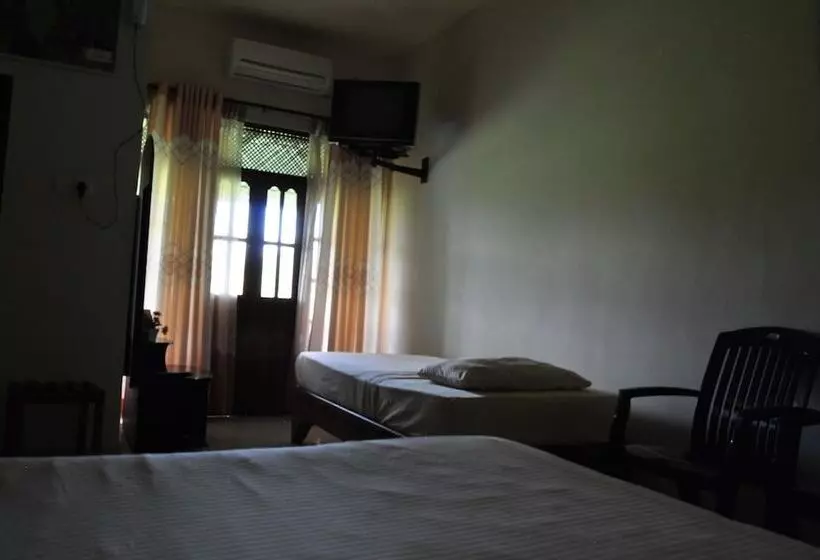 هتل Nilketha Villa Eco