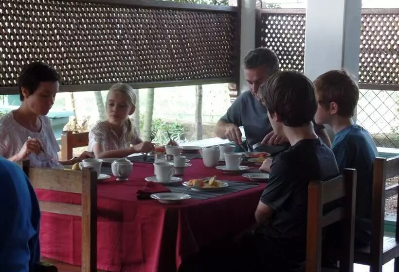 هتل Nilketha Villa Eco