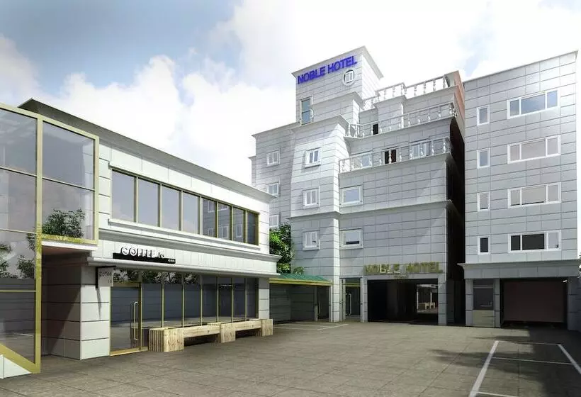 Hotel Noble