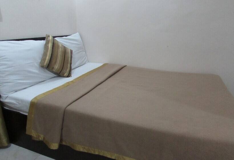 Отель Oyster Plaza