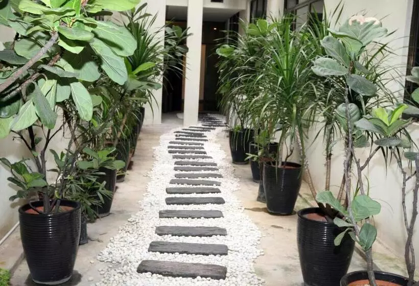 호텔 Uptown Imperial