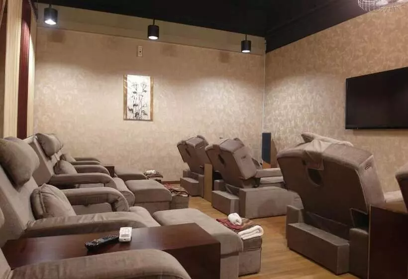 호텔 Uptown Imperial