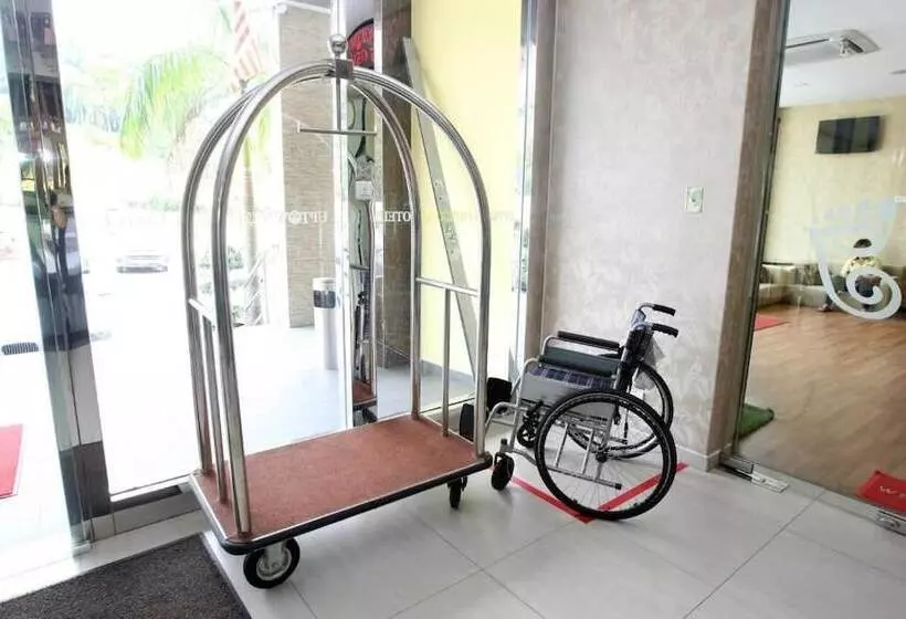 호텔 Uptown Imperial