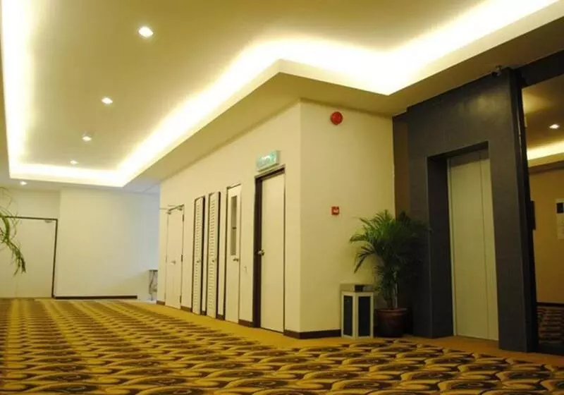 호텔 Uptown Imperial