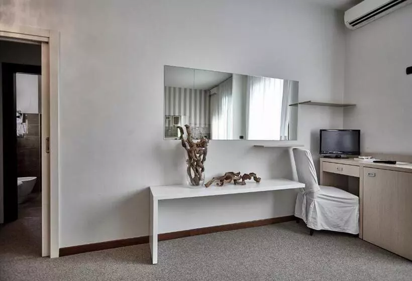 Rouge Hotel International