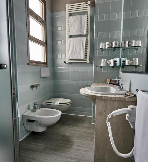 Rouge Hotel International