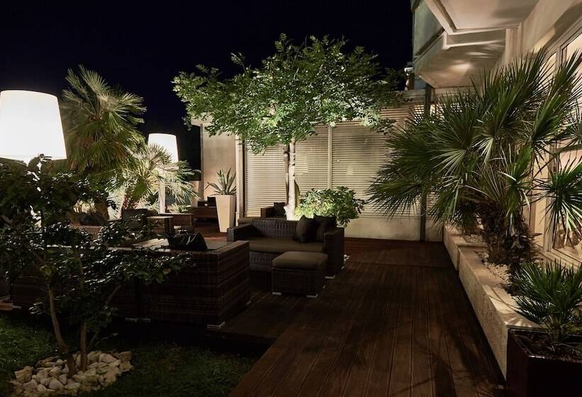 Rouge Hotel International