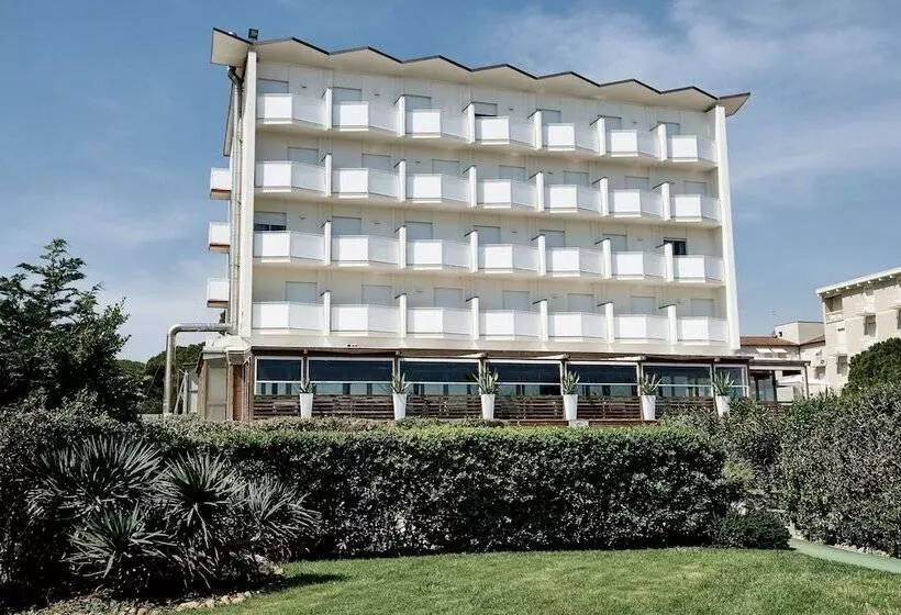 Rouge Hotel International