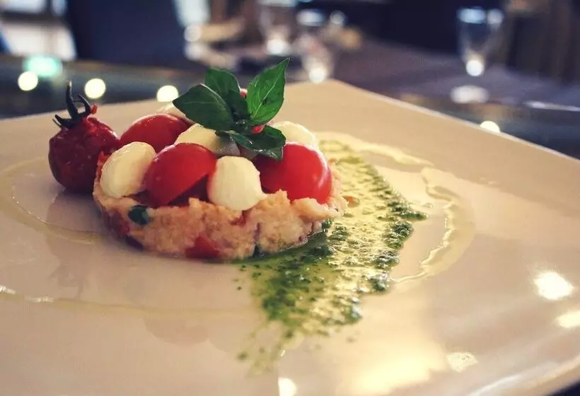 Rouge Hotel International