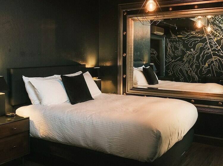 酒店 Crocodile & Crocodile Music Venue