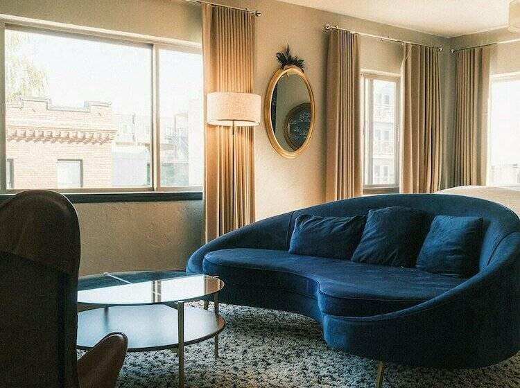 酒店 Crocodile & Crocodile Music Venue