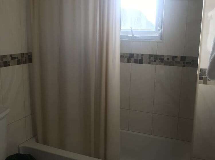 هتل Palms Of Ottawa Rooms And Apartments