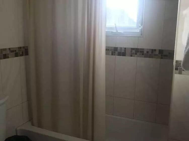 هتل Palms Of Ottawa Rooms And Apartments