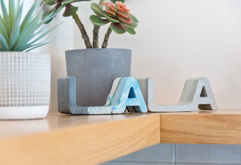 בית מלון כפרי The Metric  Los Angeles Downtown