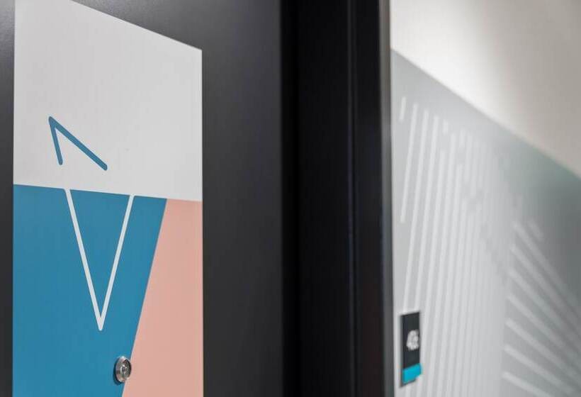 בית מלון כפרי The Metric  Los Angeles Downtown