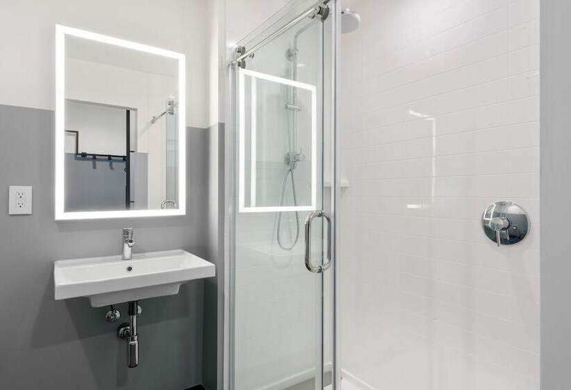 בית מלון כפרי The Metric  Los Angeles Downtown