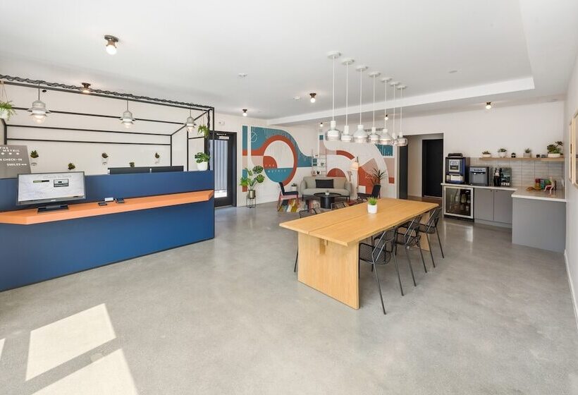 בית מלון כפרי The Metric  Los Angeles Downtown