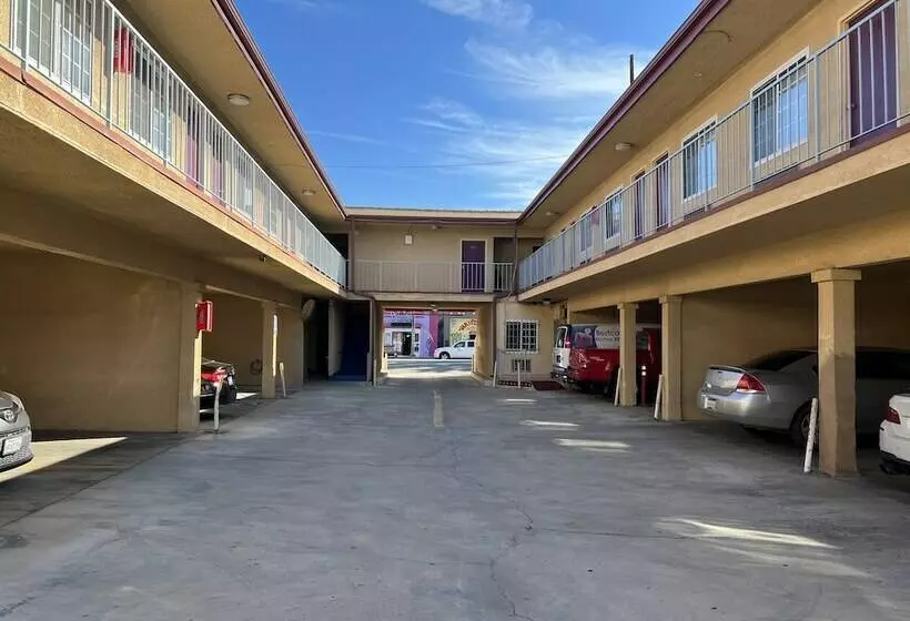 Motelli Deluxe Inn La