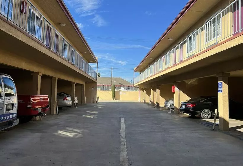 Motelli Deluxe Inn La