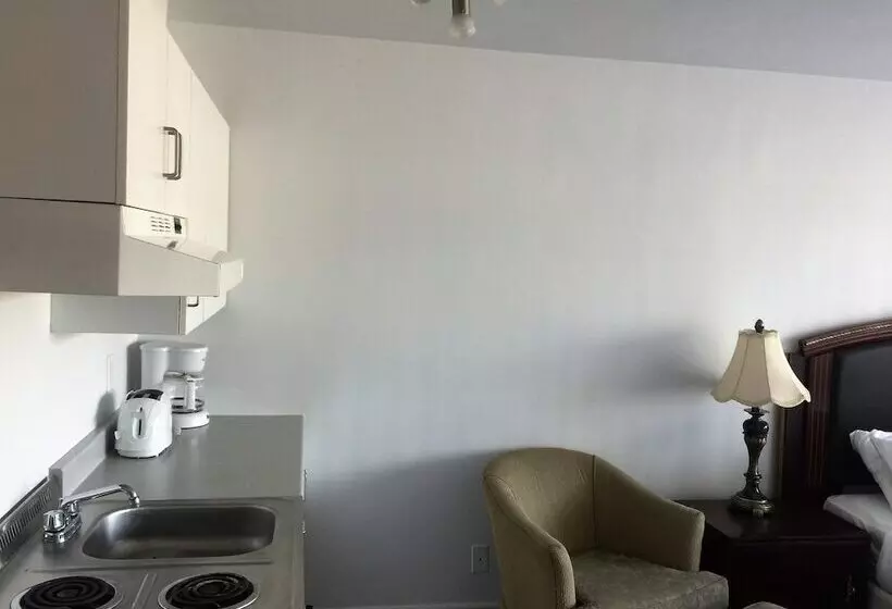 Duvernay Studios And Suites