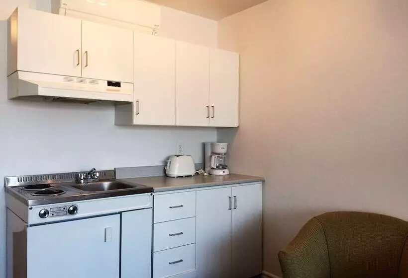 Duvernay Studios And Suites