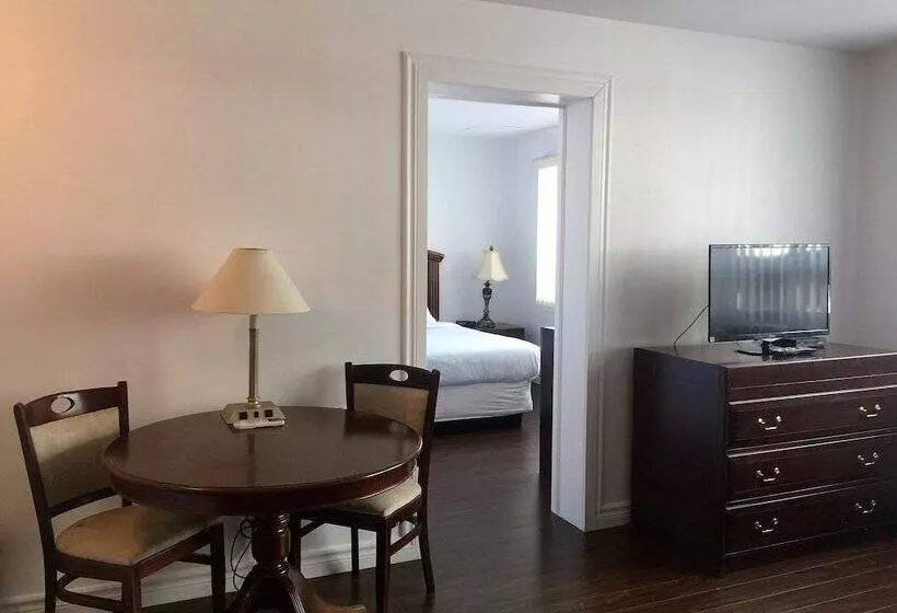 Duvernay Studios And Suites