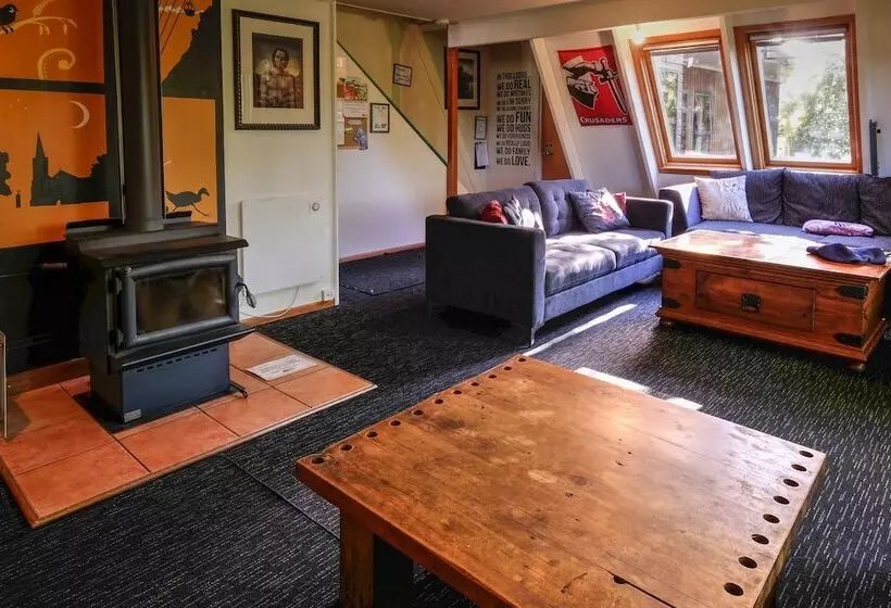 Haka Lodge Christchurch Hostel