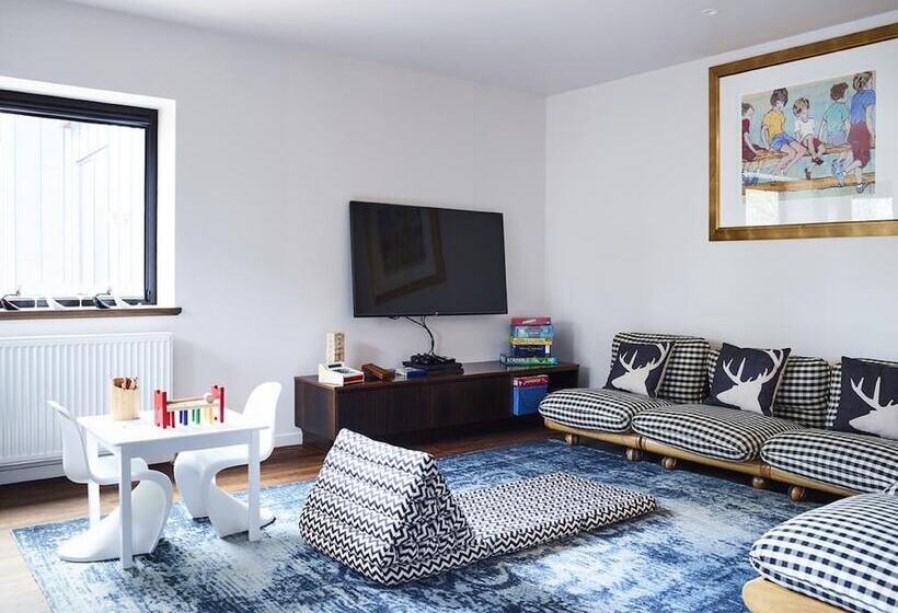 בית מלון כפרי Astra Falls Creek