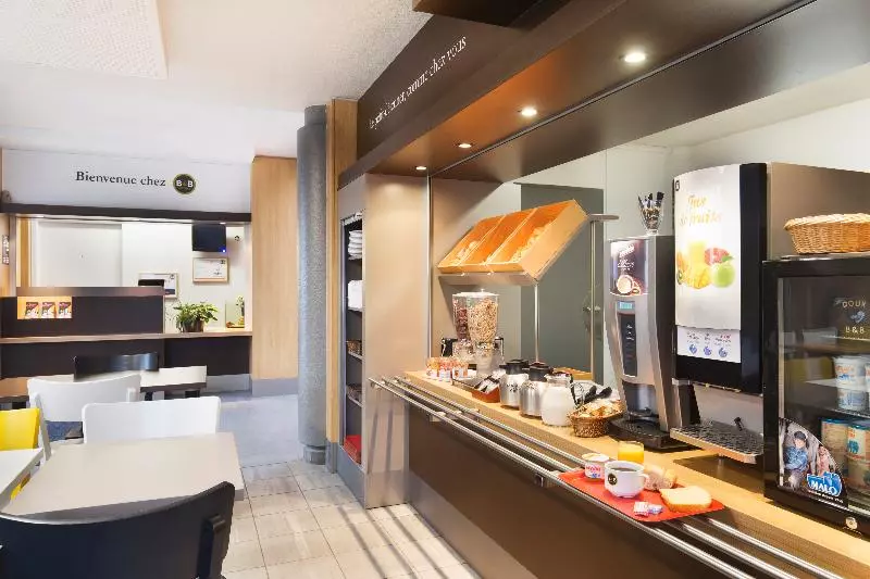 B&b Hotel Lyon Saint Bonnet Mi Plaine