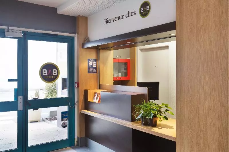 B&b Hotel Lyon Saint Bonnet Mi Plaine