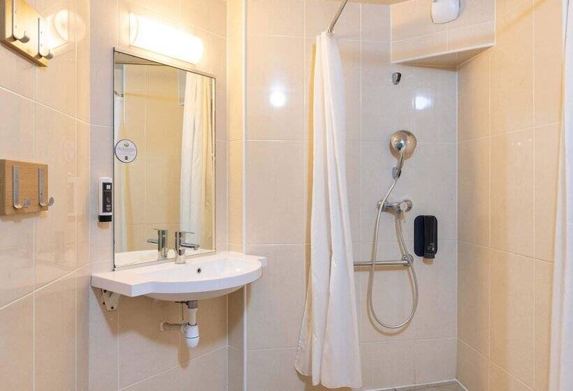 B&b Hotel Lyon Saint Bonnet Mi Plaine